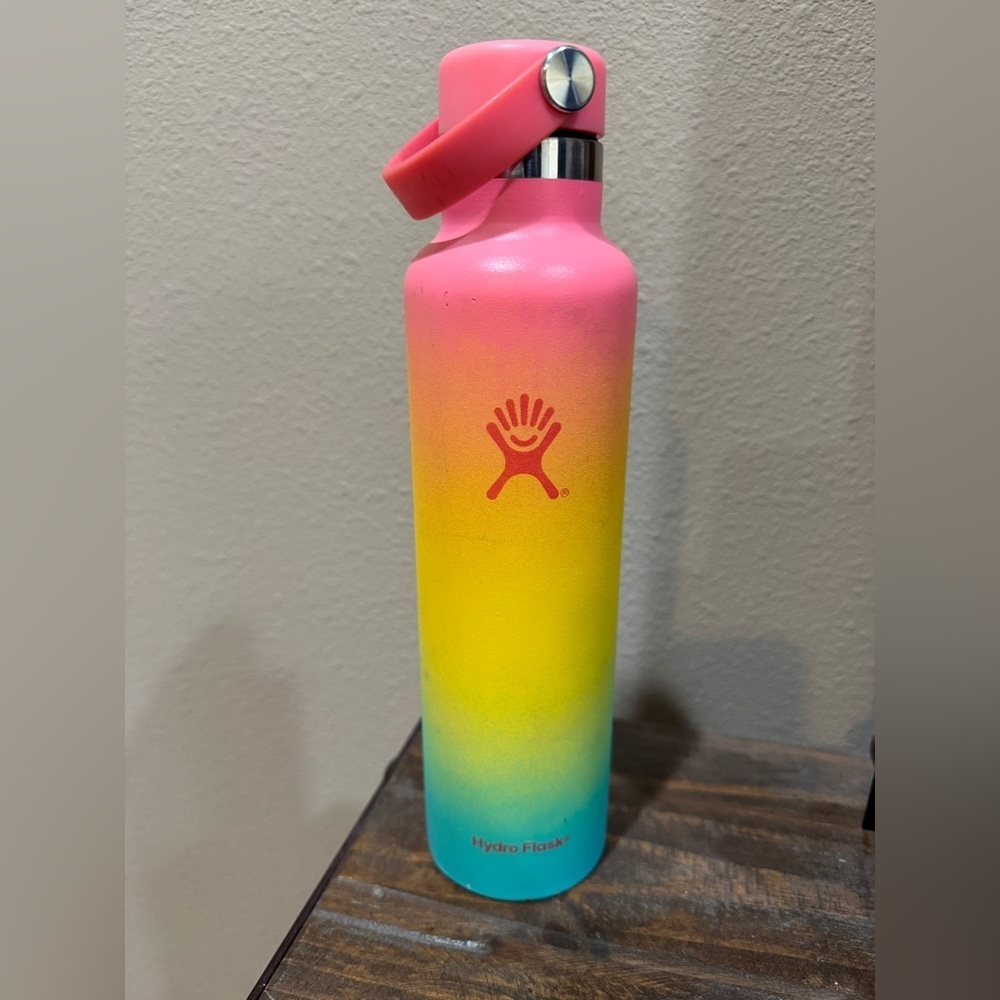 Hydro Flask Hawaiian shaved Ice 24oz| Limited Edition | Rainbow | Hawaii| - Picture 2 of 8